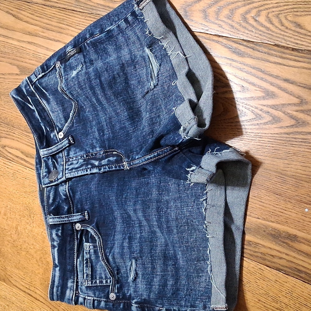 SILVER Jean Shorts Womens  26 X 4 BLUE SUKI Preowned Used Cuff  Distressed